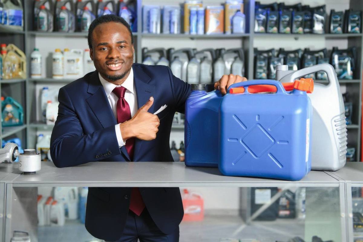 FUEL/LUBRICANT OFFICER